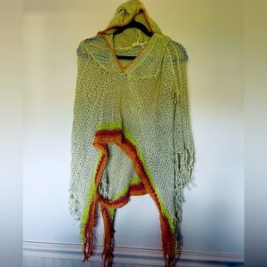 Free People m/l hooded, knitted cape